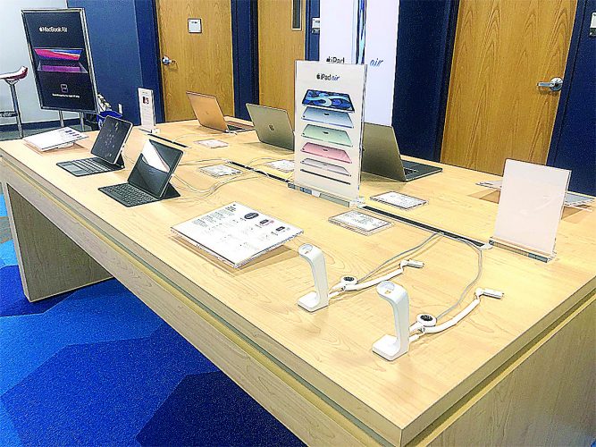 More Schools Shifting to E-Textbooks for Students